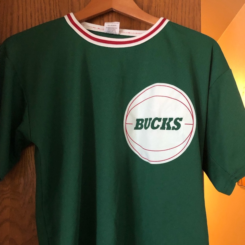 Milwaukee Bucks tee - cute & original!